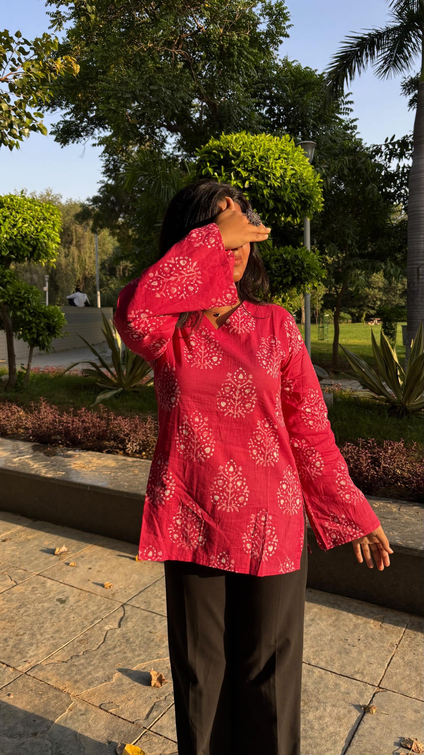 Bell Sleeves स्ट्रैट Top