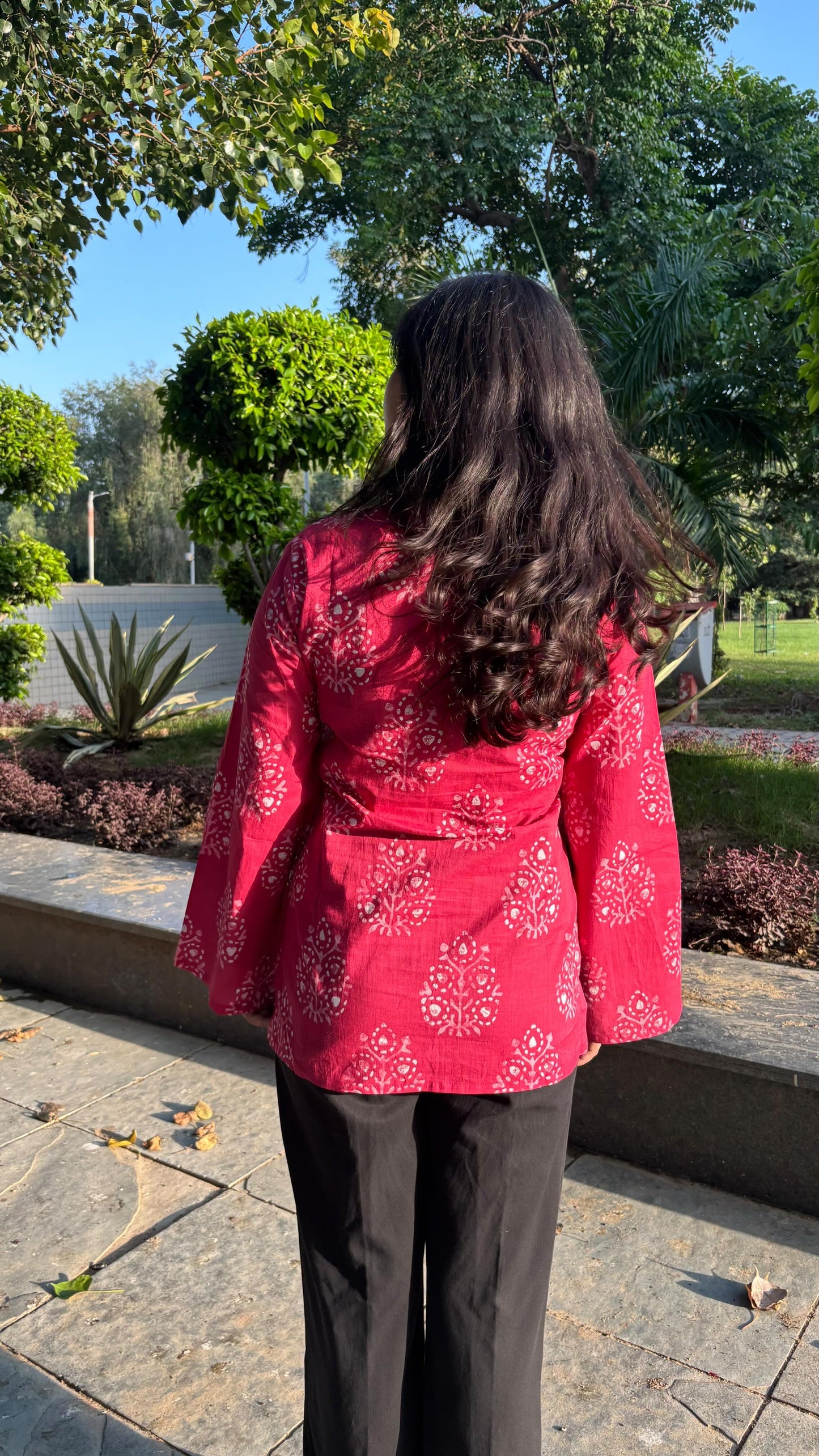 Bell Sleeves स्ट्रैट Top