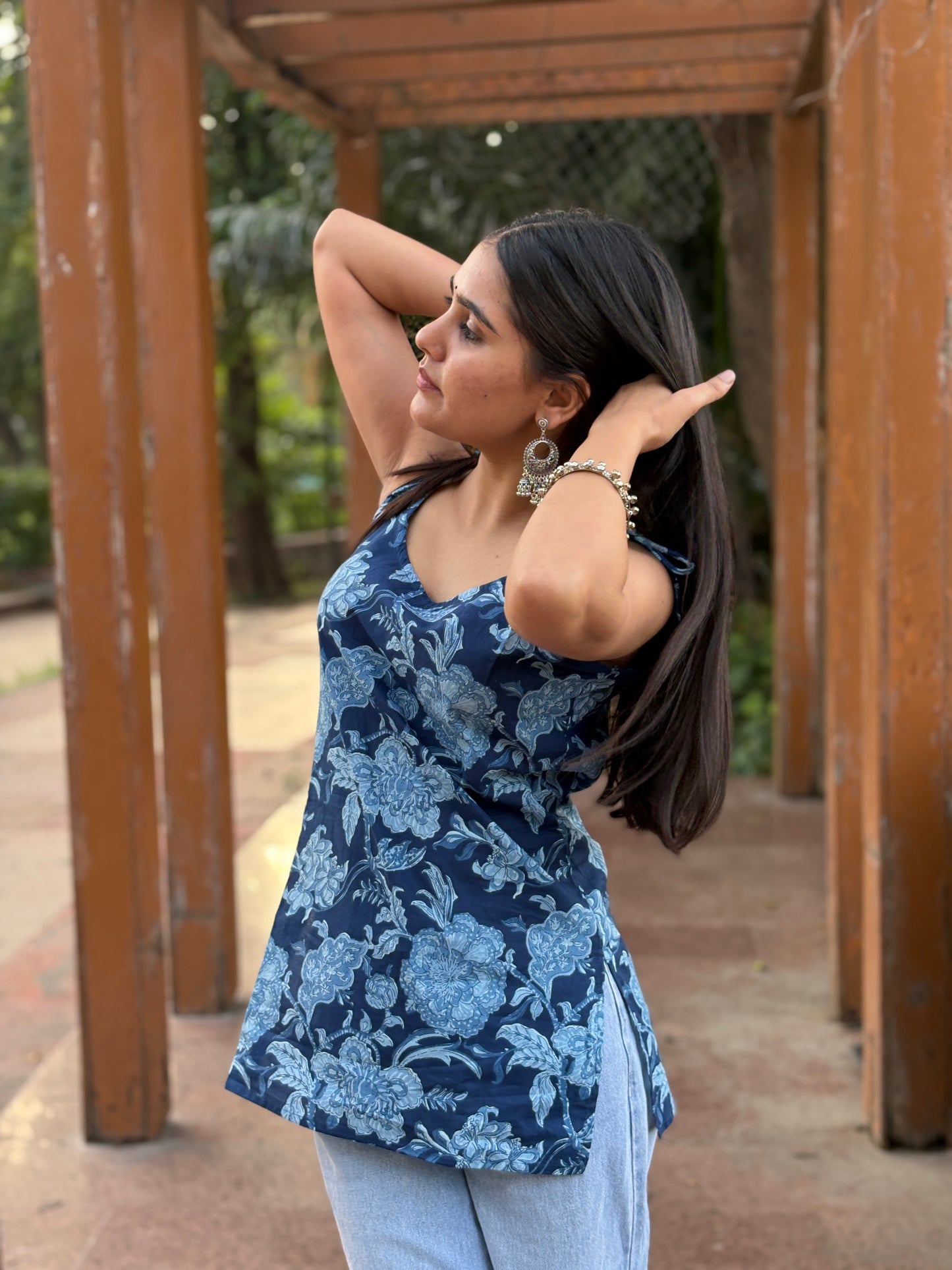 Sleeveless Dori Straight Top