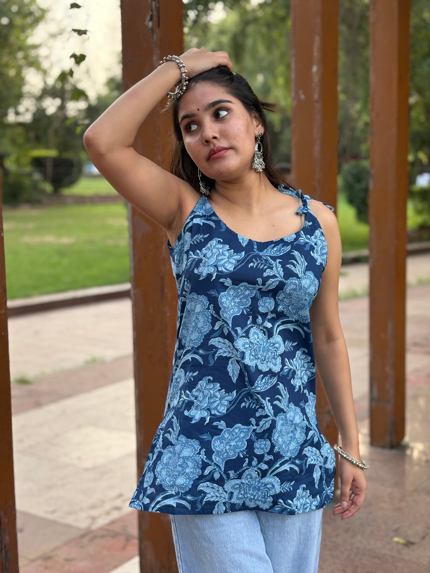 Sleeveless Dori Straight Top