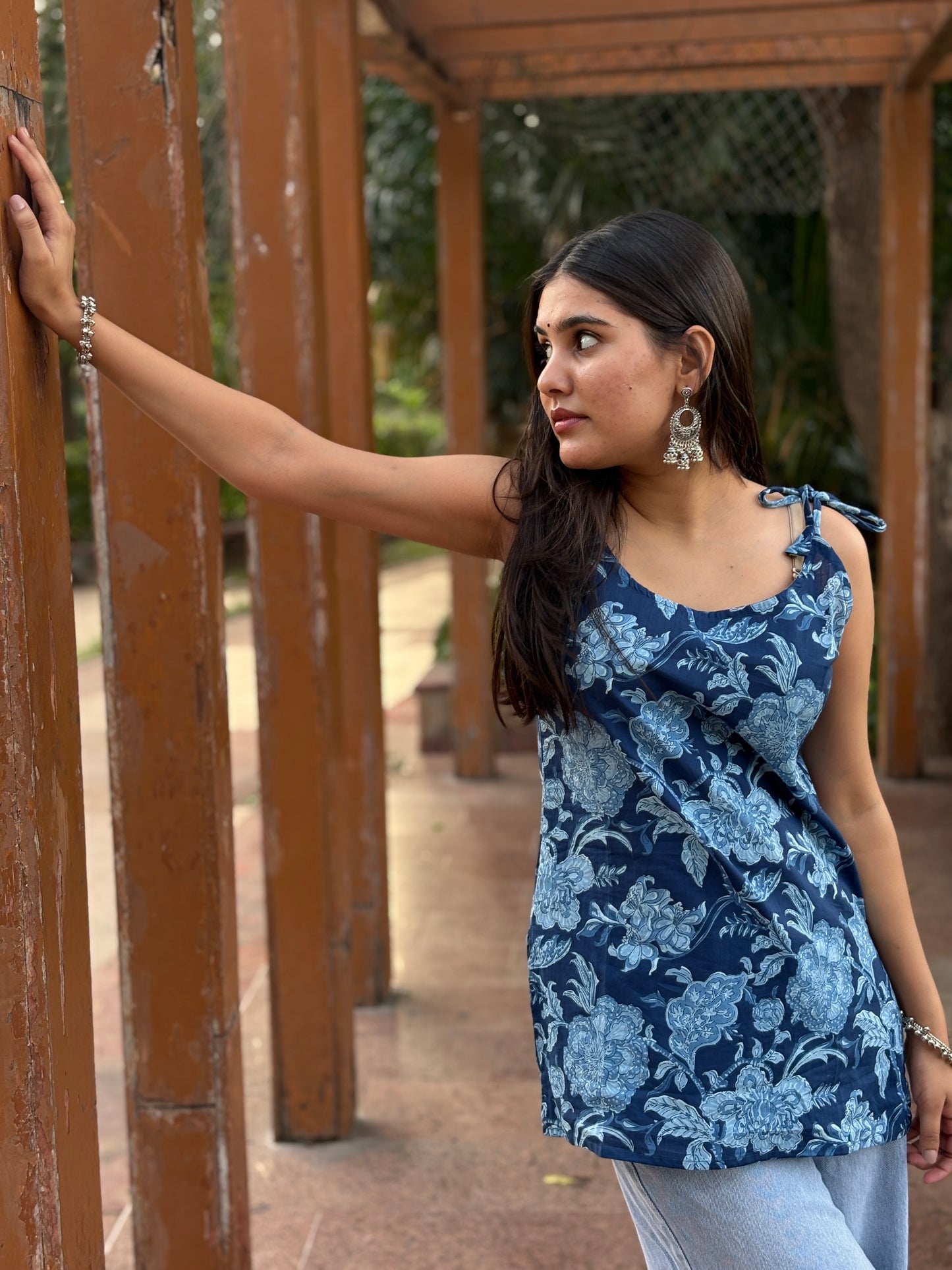Sleeveless Dori Straight Top