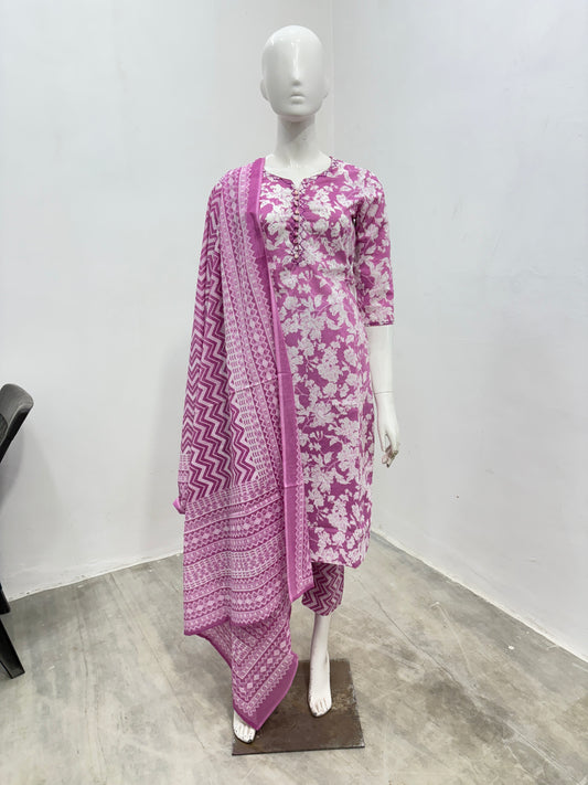 Floral Kurta set in pink